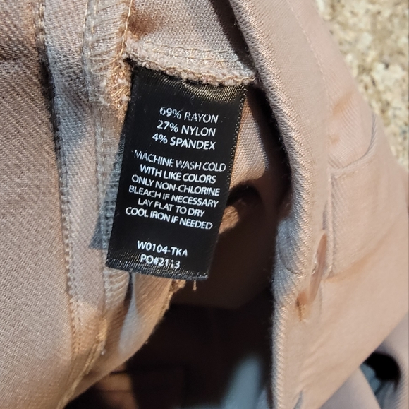 Betabrand Dress Pant Yoga Pant Bootcut Clasdic Khaki Twill Women's Size Medium - Picture 8 of 8